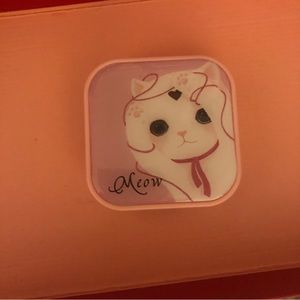 Pink kitty contact lens case